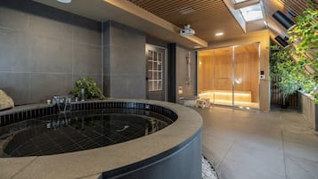 Signature | Bañera de hidromasaje privada