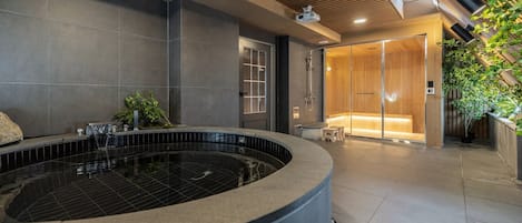 Signature | Bañera de hidromasaje privada