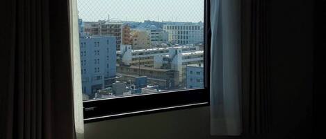 Trippelrum - icke-rökare - privat badrum | Skrivbord och gratis wi-fi