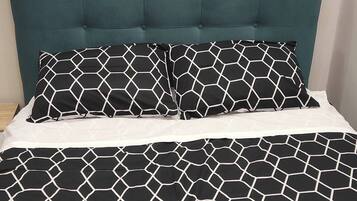 Iron/ironing board, Internet, bed sheets