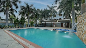 Outdoor pool, open 8:00 AM to 7:30 PM, pool umbrellas, pool loungers