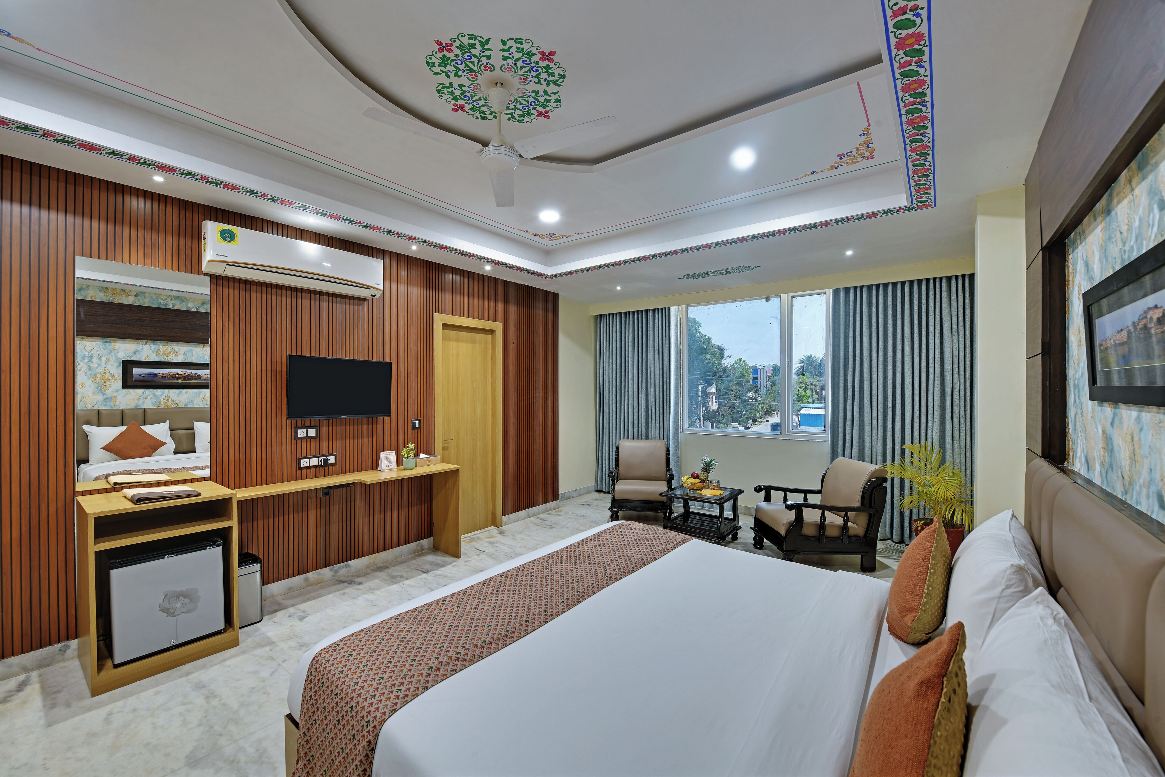 Kamar Double atau Twin Deluks, pemandangan kota | Seprai premium, busa memori, brankas, dan meja kerja