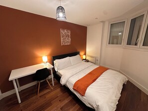 1 bedroom, iron/ironing board, WiFi, bed sheets - Five Ways Coffee Lover Home away from Home (Birmingham)