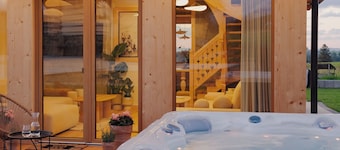 Lovelia Luxury Chalet - luxurious wooden house with jacuzzi near Zakopane