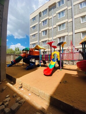 Children’s area - Wonderful 1-bedroom apartment with AC in vibrant Ongata Rongai (Ongata Rongai)