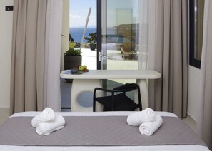3 bedrooms, in-room safe, iron/ironing board, travel cot - Villa Marenthe | 3 BDR | Sea Views | Pool | Syros (Syros)
