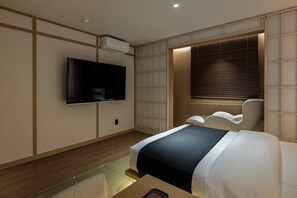 Deluxe Room (Massage Chair) | Free WiFi