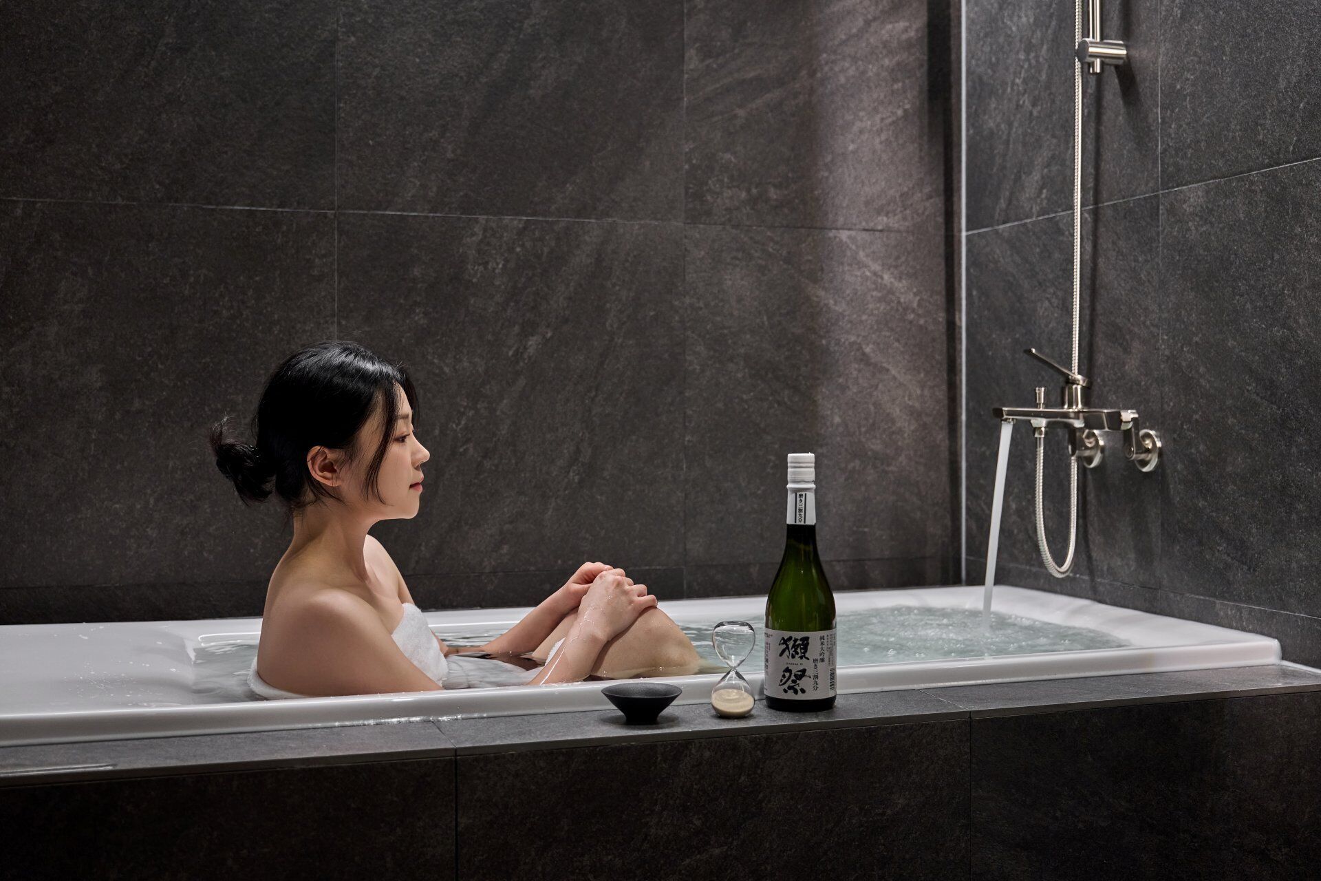 Doppia Basic | Bagno | Vasca e doccia separate, asciugacapelli, asciugamani, shampoo