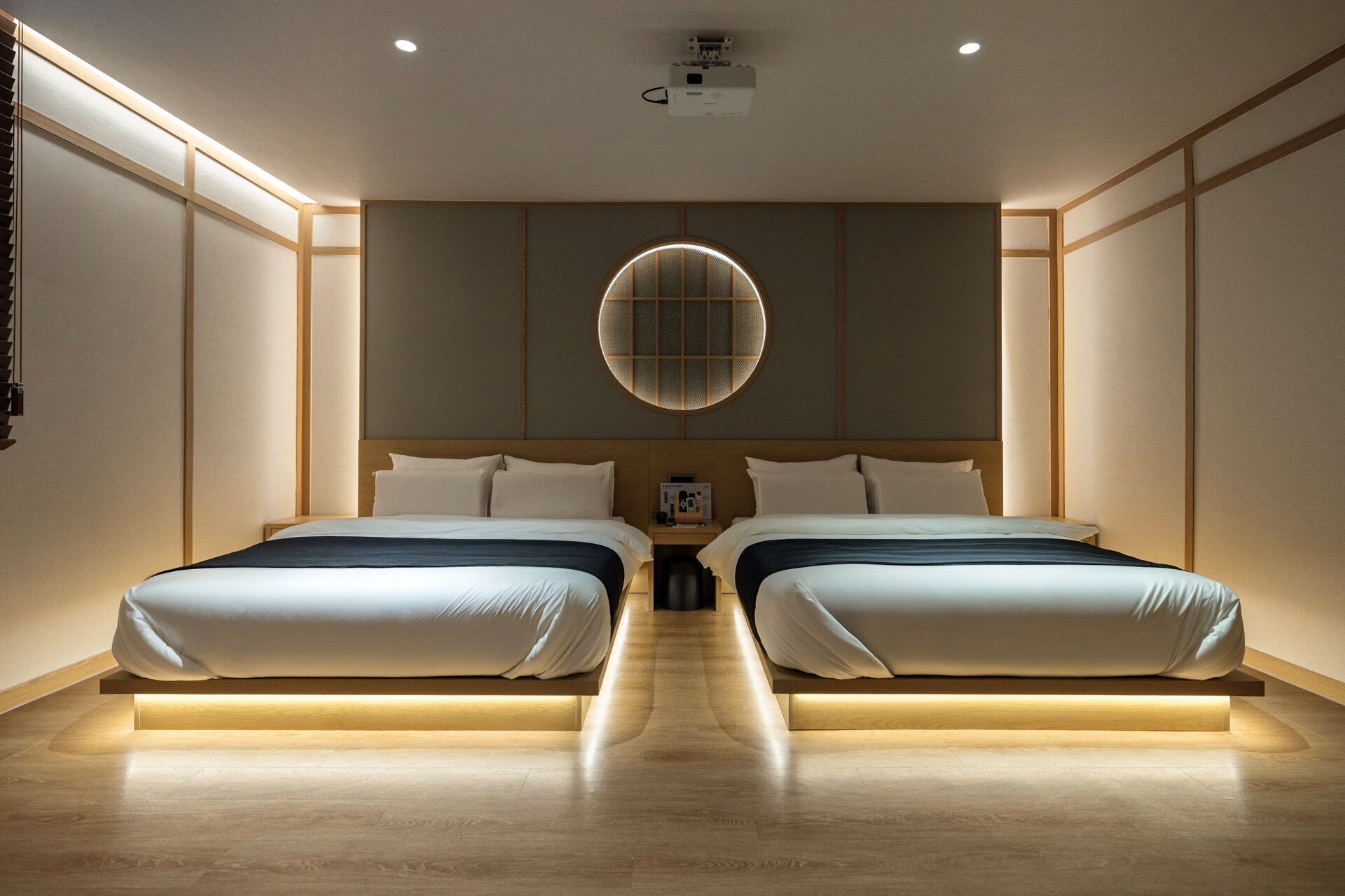 Suite Room (Max 4 Guests) | Free WiFi