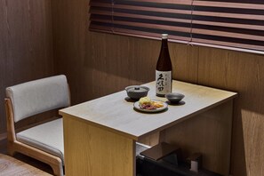 Phòng đôi Deluxe | Khu ăn uống