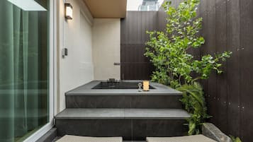 Signature Room | Private spa tub