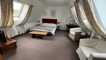 Soundproofing, free WiFi