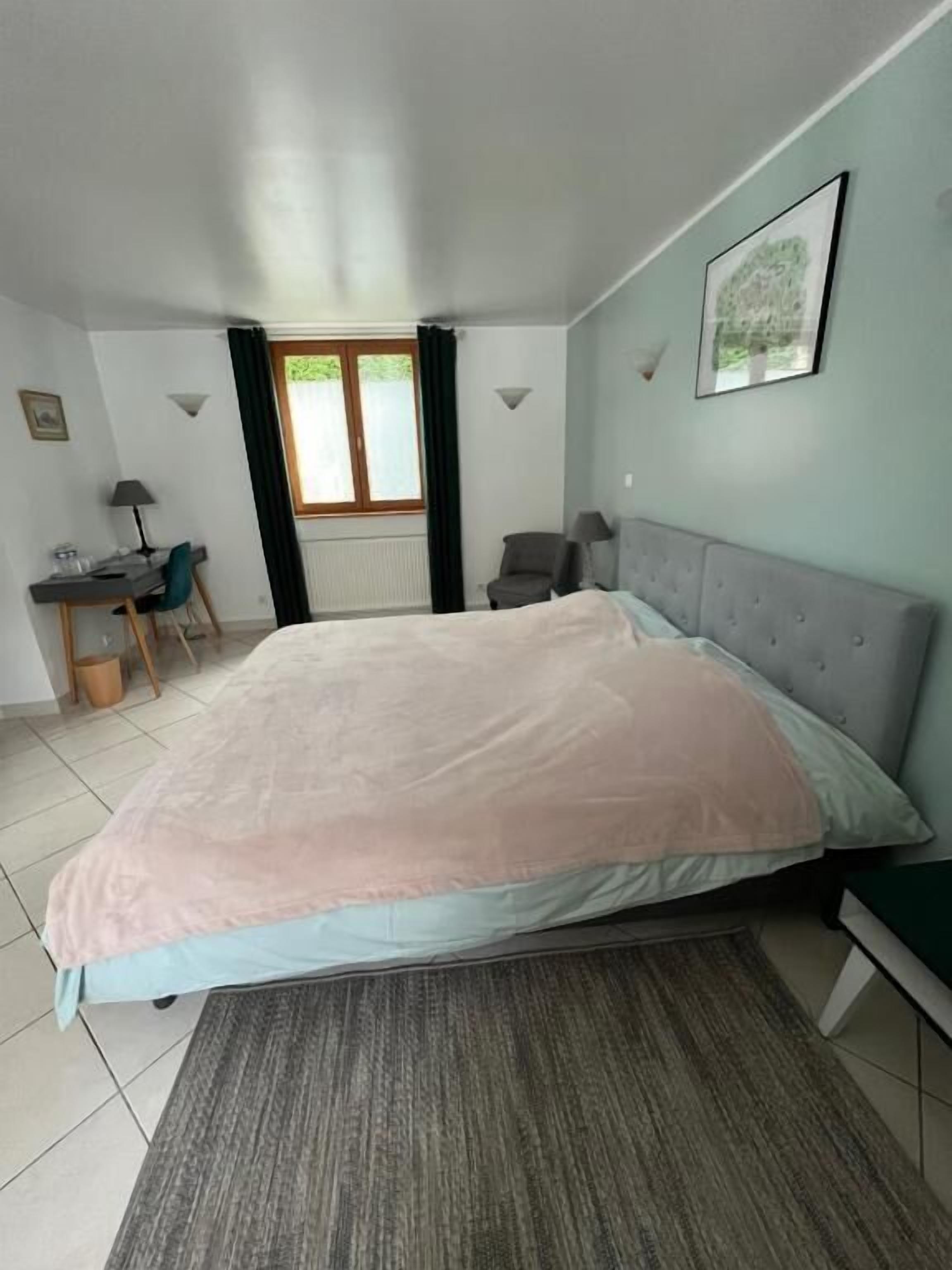 双人房, 1 张大床, 私人浴室, 庭院景观 | 隔音、免费 WiFi