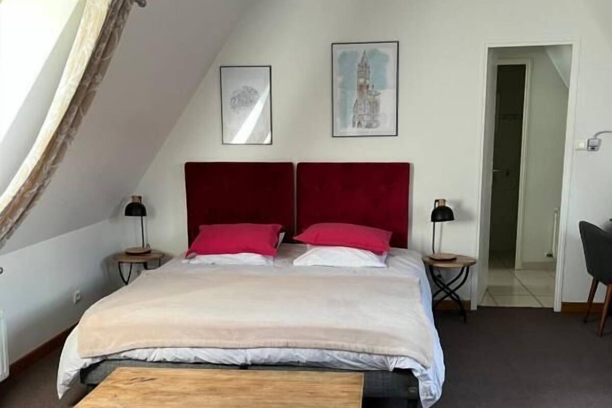 Habitación triple, vista al patio | Insonorización y wifi gratis 