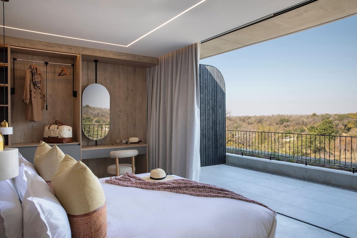 In-room safe, WiFi (free)