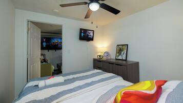 Fer et planche à repasser, accès Internet, draps fournis