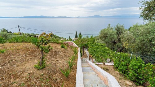 The Wave Whisper by Cypresses Villas