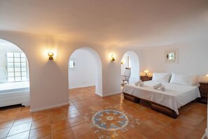 House, Sea View | In-room safe, blackout drapes, iron/ironing board, travel crib