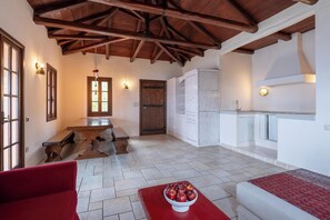 Casa, vistas al mar | Comedor