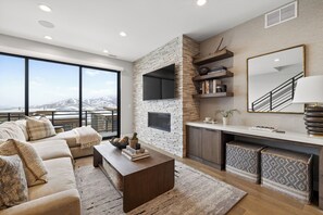 Smart TV, fireplace, ping pong