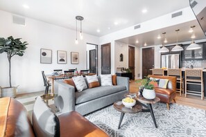 Smart-tv en een open haard