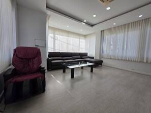 Living area - O-Haus Chiangmai Airbnb Host (hang dong)