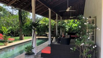 Deluxe-Villa, 2 Schlafzimmer, Klimaanlage, Gartenblick | Fassade der Unterkunft