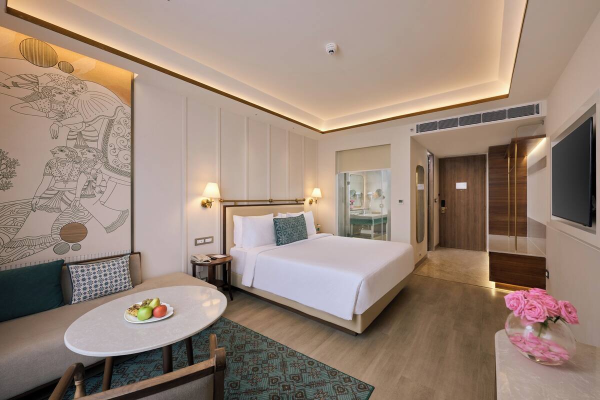 Habitación Deluxe, 1 cama doble | Ropa de cama hipoalergénica, minibar, escritorio