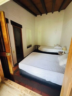 8 bedrooms, iron/ironing board, internet, wheelchair access
