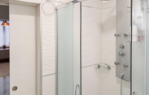 Shower - Gorgeous apartment in Lovran with WiFi (Lovran)