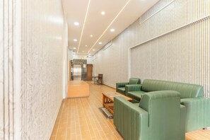 Reception - Itsy Hotels Sri Nidhi Executive (Pune)