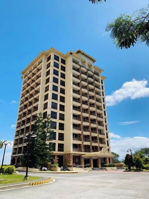 Exterior - DLC Place - Splendido Taal Tower 1 Tagaytay (Laurel)