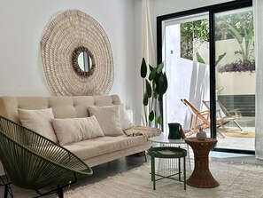 Living area - Opal Apartment at the Lake with Sunny Terrace (Tunis)