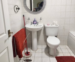 Apartment, 1 Bedroom, Fireplace | Bathroom - Glams Victoria Apartment (Wolverhampton)