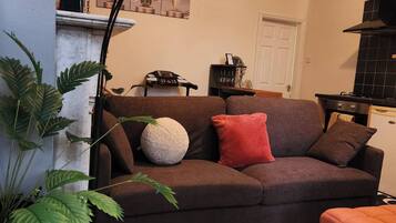 Apartment, 1 Bedroom, Fireplace | Living area