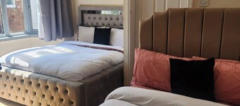 Glams Victoria Apartment