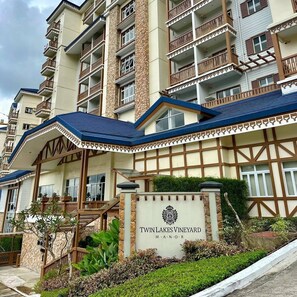 Unclassified image, 3 of 20, button - Twin Lakes Tagaytay by JC Staycation  (Laurel)