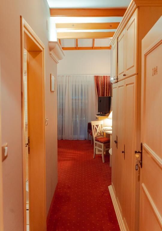 المنشأة من الداخل