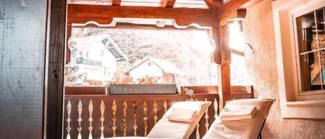 Svit Deluxe - balkong - utsikt mot trÀdgÄrden | Gratis wi-fi