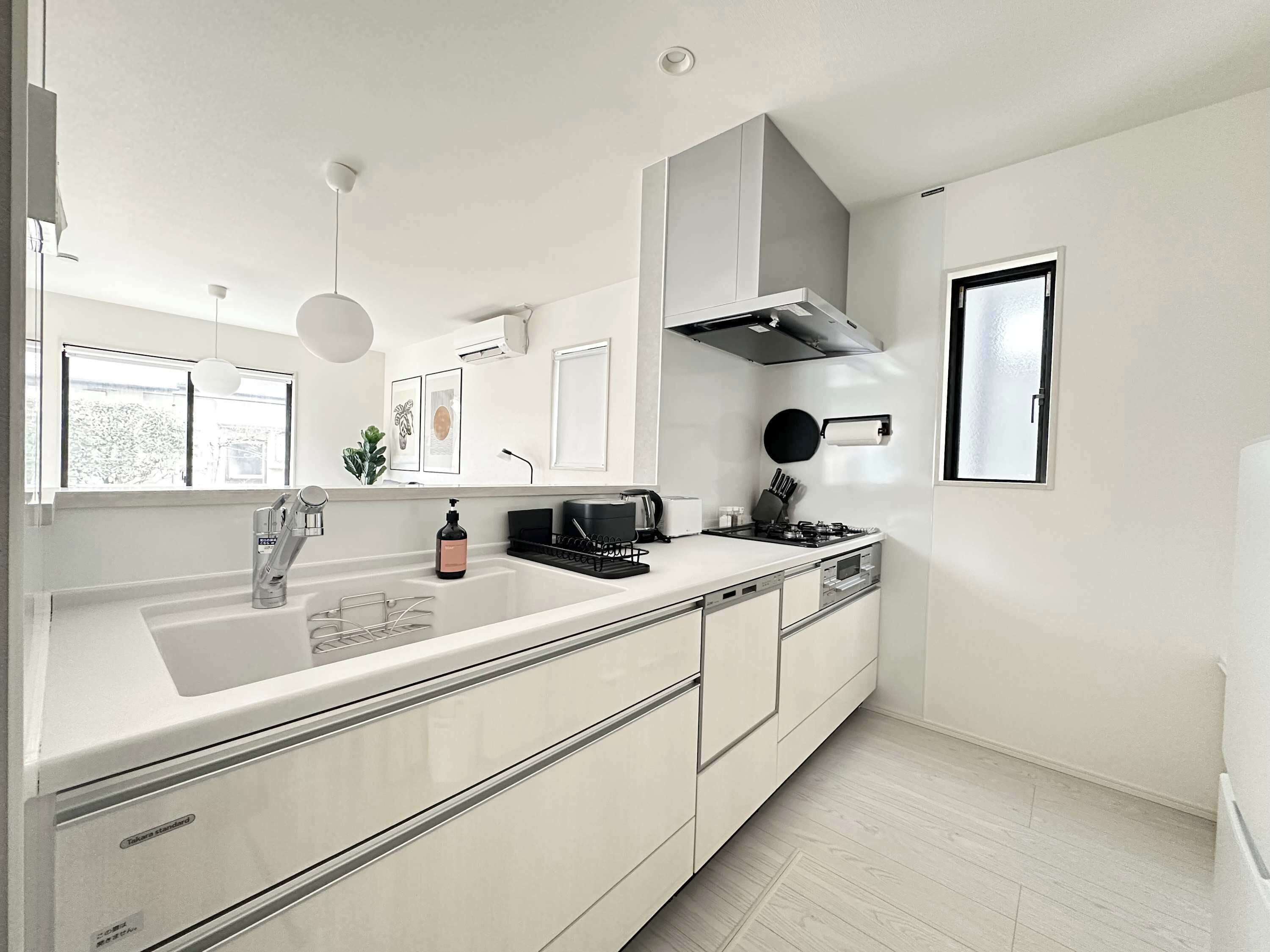 Fridge, microwave, stovetop, electric kettle