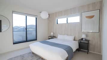 Desk, iron/ironing board, WiFi, bed sheets