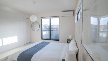 办公桌、熨斗/熨衣板、WiFi、床单