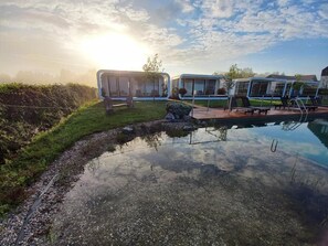 Bungalow, Patio, Garden View | Kolam renang | Kolam renang tertutup, kolam renang terbuka bermusim 