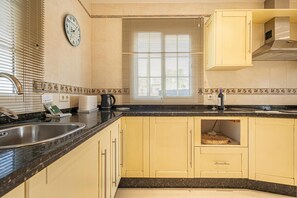 Private kitchen - Villa Joy Vintage (Mijas)