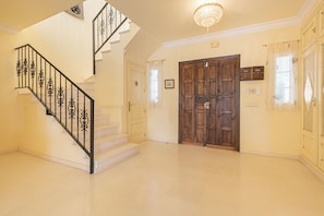 Familie villa, meerdere slaapkamers, uitzicht op gebergte (Family villa for 7 Mijas Golf with) | Interieur