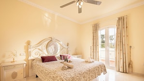 Family Villa, 3 Yatak Odası, Mikrodalga, Dağ Yamacı (Family villa for 7 Mijas Golf with) | 3 yatak odası, kablosuz İnternet