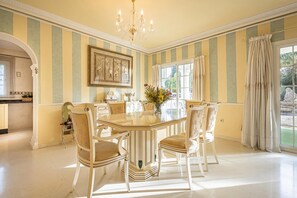 Dining - Villa Joy Vintage (Mijas)