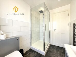تجهيزات دش، مجففات شعر، مناشف