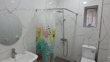 Apartment, Balcony, Courtyard View | Bathroom