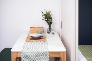 In-room dining - The Peak Shinsaibashi Elite (Osaka)